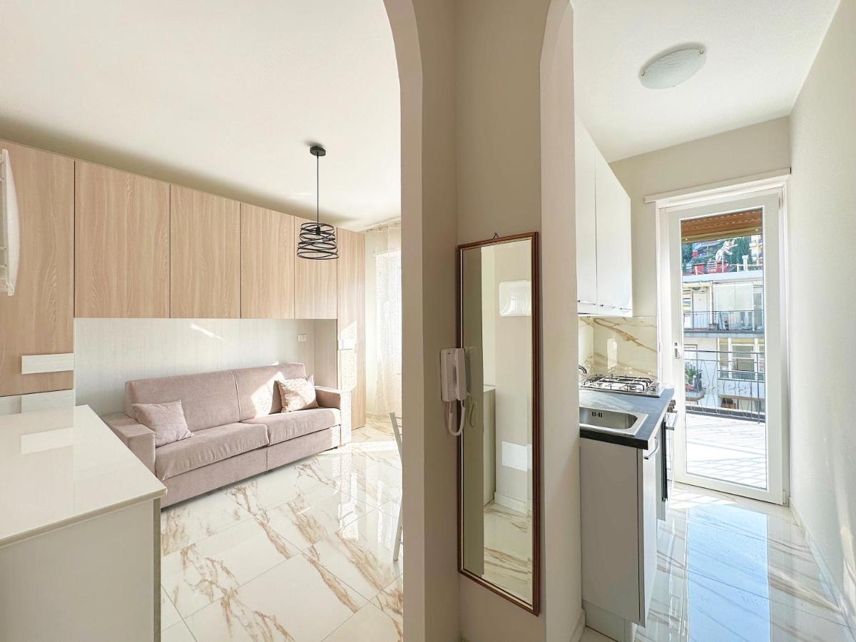 Ferienwohnung Wh - Un Posto Al Sole - Attico Monolocale Con Parcheggio Gratuito - 5 Minuti Dal Centro - Wifi Sanremo Exterior foto
