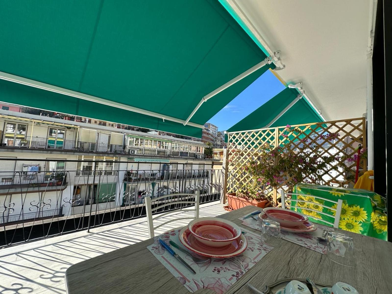 Ferienwohnung Wh - Un Posto Al Sole - Attico Monolocale Con Parcheggio Gratuito - 5 Minuti Dal Centro - Wifi Sanremo Exterior foto